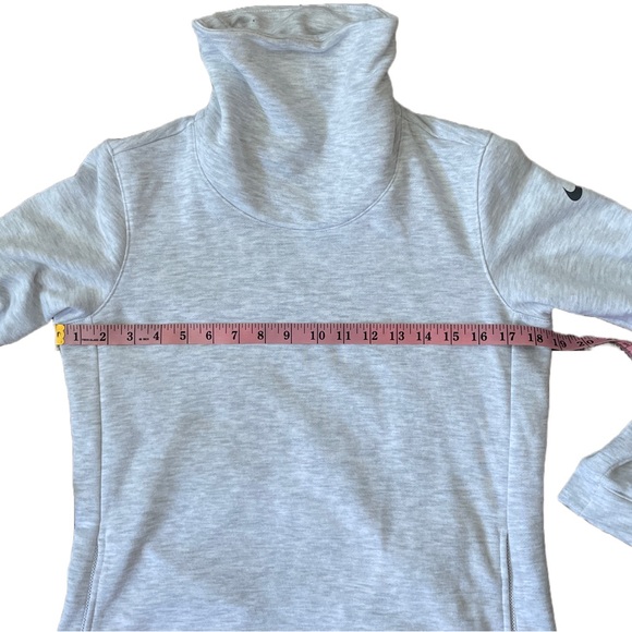 **HP** Nike Women’s Gray Dri-Fit High Neck Banded Sweatshirt - Picture 7 of 9